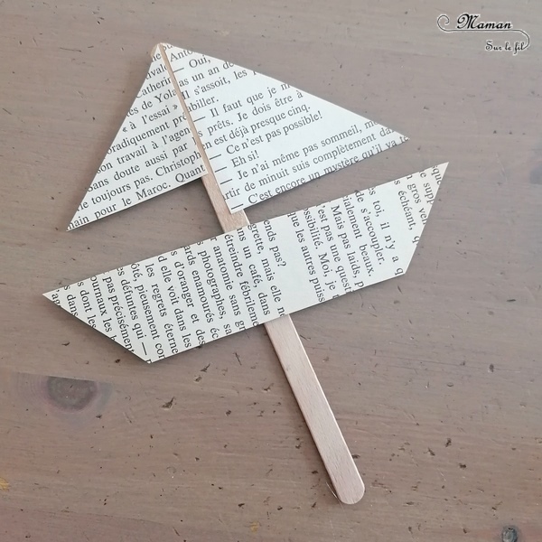 Activité créative et manuelle enfants - Fabriquer un bateau qui navigue sur la mer - Récup', papier déchiré, graphisme - Papier couleur Kraft, récup' de chutes de papier cadeau, bateau avec des pages de livre et un bâtonnet de glace en bois - dessins sur les vagues - navire qui coulisse pour naviguer sur les vagues - Thèmes océans, véhicules, été - Recyclage, surcyclage et Créativité - arts visuels et atelier maternelle et Cycle 1 et 2 - mslf