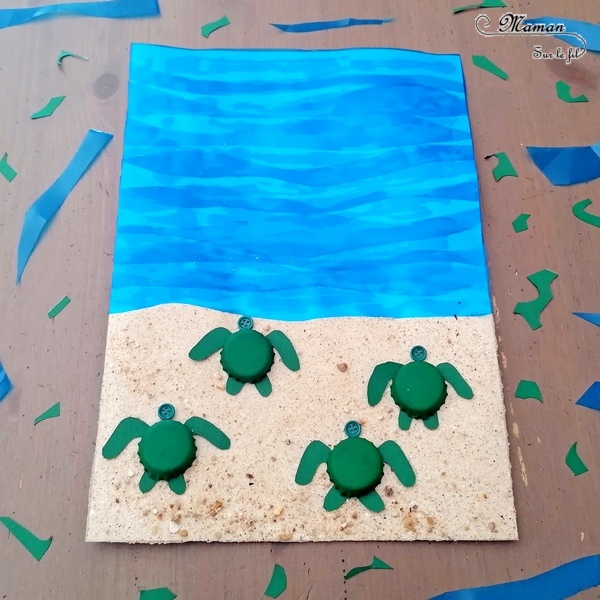 Activité créative et manuelle enfants - Tortues marines sur la plage en récup' - Peinture, découpage et collage - Recyclage de sable, de pochette plastique bleue, de capsules de bière, de boutons et de chutes de papier - Thèmes animaux marins, plage, mer, océan, été - Surcyclage et Créativité - arts visuels et atelier maternelle et Cycle 1 et 2 - mslf