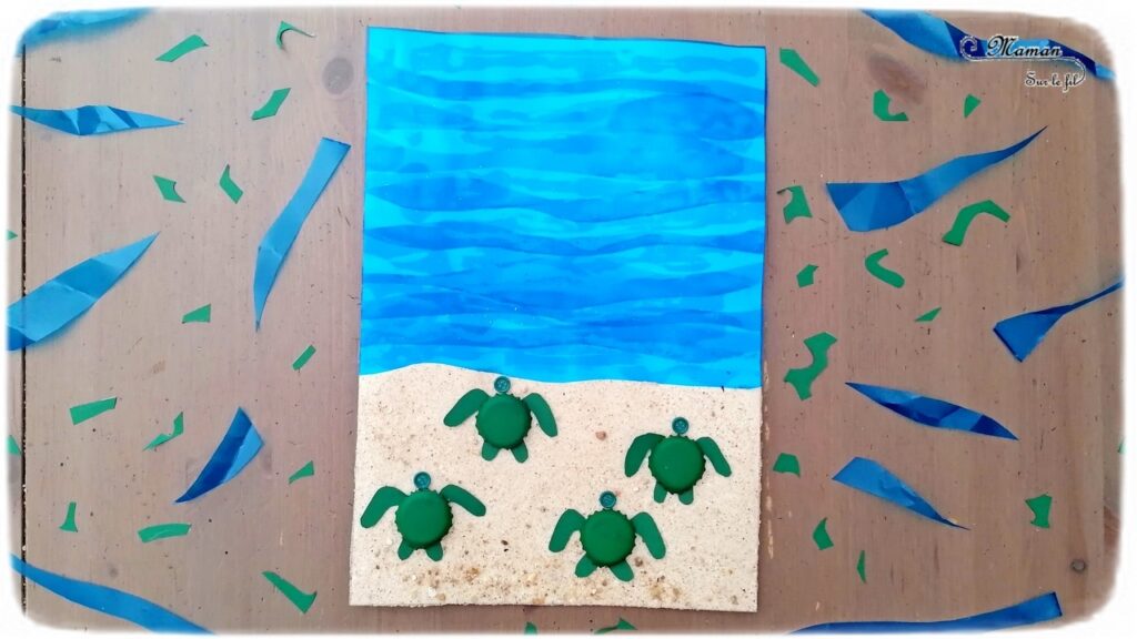 Activité créative et manuelle enfants - Tortues marines sur la plage en récup' - Peinture, découpage et collage - Recyclage de sable, de pochette plastique bleue, de capsules de bière, de boutons et de chutes de papier - Thèmes animaux marins, plage, mer, océan, été - Surcyclage et Créativité - arts visuels et atelier maternelle et Cycle 1 et 2 - mslf