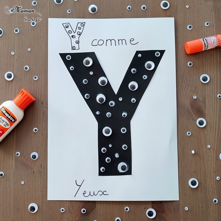 Abécédaire créatif - Y comme Yeux et Yaourt - activité manuelle et créative enfants - Collage yeux mobiles sur feuille noire - Parfait pour Halloween aussi - Peinture bébé comestible avec yaourt et colorant alimentaire - à appliquer au pinceau ou aux doigts et mains - Sensoriel - apprentissage lettres alphabet - maternelle - Alphabets lettres creuses gratuit - créative - Projet Maternelle Cycle 1 - mslf