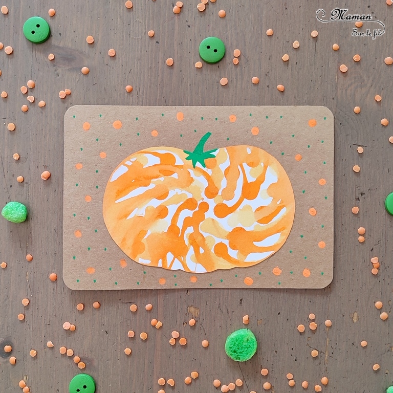 Activité créative et manuelle enfants - Fabriquer des en 5 façons -5 idées citrouilles - Inspiration DIY - Playmaïs, Flocons de maïs, encre et peinture à l'essoreuse à salade, boutons, légumes secs (lentilles corail et pois cassés) - Collage - Bricolage facile pour l'automne - Décoration - Récup' et recyclage sur Papier Kraft - Alimentation, Fruits et légumes - Créativité - arts visuels et atelier maternelle et élémentaire - Cycle 1 ou 2 - mslf