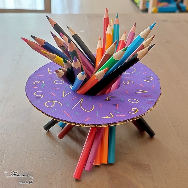 Jeu DIY en récup' - Jeu du donuts Thème école, rentrée et crayons de couleurs - Activité créative et manuelle enfants - Recyclage de carton, peinture et dessin - Jeu d'adresse et de motricité fine - Lettres et Chiffres - Jeu fait maison pédagogique et éducatif - Créativité - arts visuels et atelier maternelle - Cycle 1 et 2 - Atelier autonome - mslf