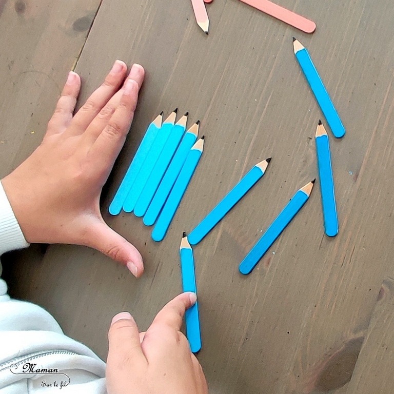 Les crayons en dégradés en couleurs : Jeu DIY en récup' - Thème école, rentrée scolaire et crayons de couleur - Activité créative et manuelle enfants - Technique de peinture - Création d'un dégradé de couleurs par ajout de blanc - Discrimination visuelle et connaissance des couleurs - Arts plastiques - Atelier autonome et autocorrectif maternelle - Bricolage facile fait maison - Recyclage - Jeu pédagogique et éducatif - Créativité - arts visuels et atelier maternelle - Cycle 1 ou 2 , Elémentaire - mslf