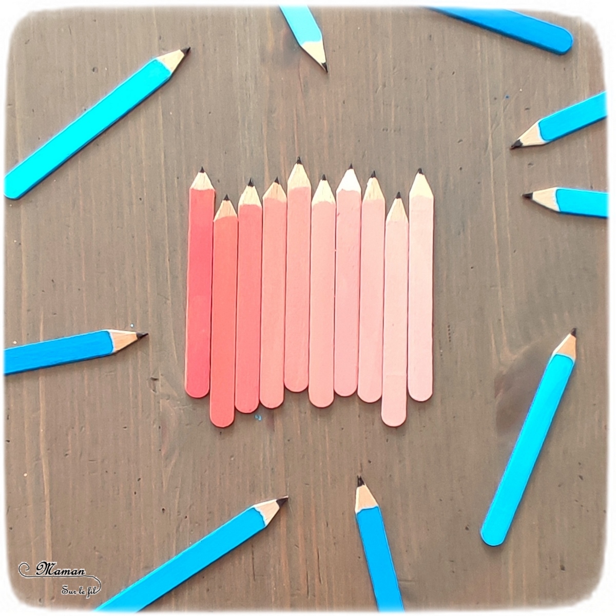 Les crayons en dégradés en couleurs : Jeu DIY en récup' - Thème école, rentrée scolaire et crayons de couleur - Activité créative et manuelle enfants - Technique de peinture - Création d'un dégradé de couleurs par ajout de blanc - Discrimination visuelle et connaissance des couleurs - Arts plastiques - Atelier autonome et autocorrectif maternelle - Bricolage facile fait maison - Recyclage - Jeu pédagogique et éducatif - Créativité - arts visuels et atelier maternelle - Cycle 1 ou 2 , Elémentaire - mslf