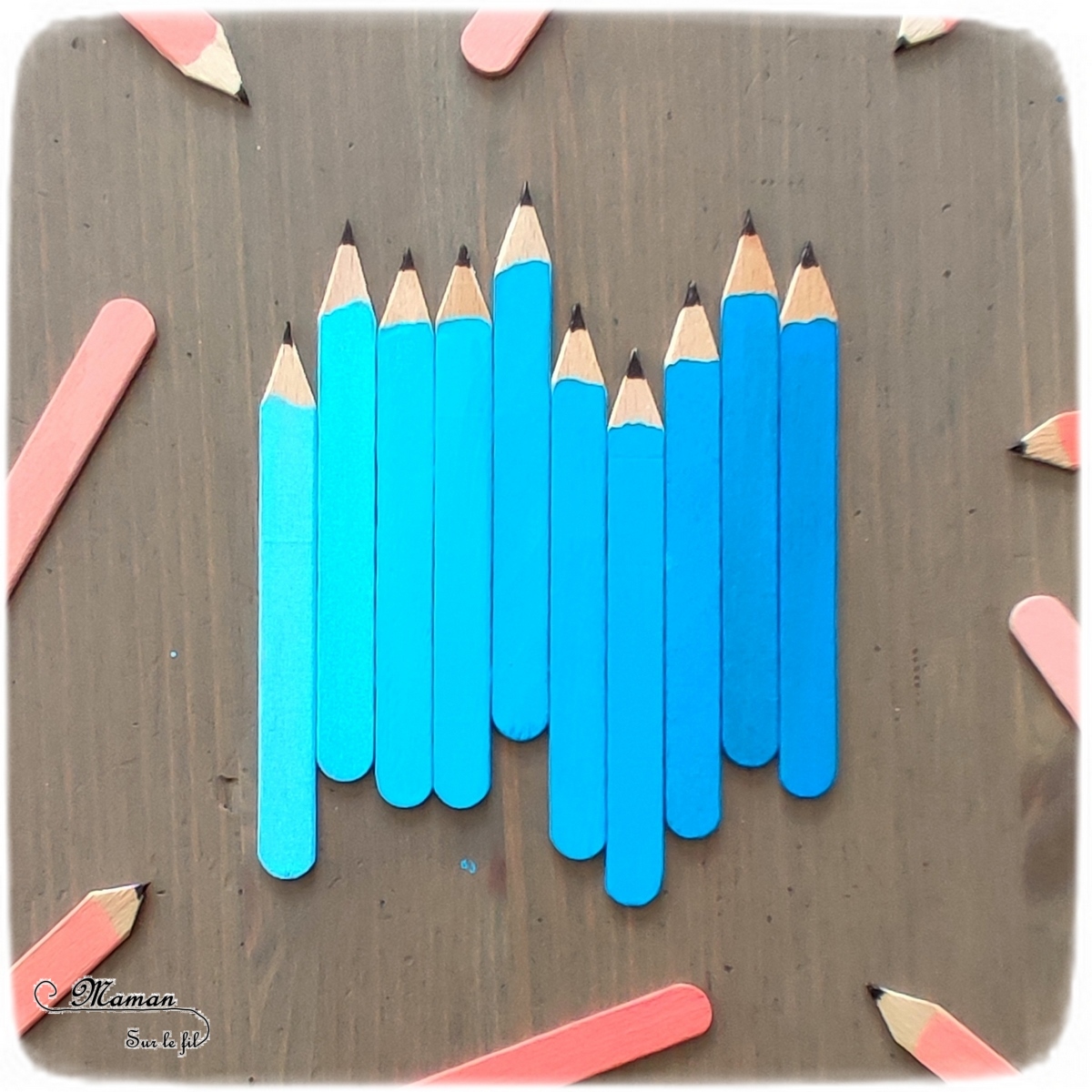 Les crayons en dégradés en couleurs : Jeu DIY en récup' - Thème école, rentrée scolaire et crayons de couleur - Activité créative et manuelle enfants - Technique de peinture - Création d'un dégradé de couleurs par ajout de blanc - Discrimination visuelle et connaissance des couleurs - Arts plastiques - Atelier autonome et autocorrectif maternelle - Bricolage facile fait maison - Recyclage - Jeu pédagogique et éducatif - Créativité - arts visuels et atelier maternelle - Cycle 1 ou 2 , Elémentaire - mslf