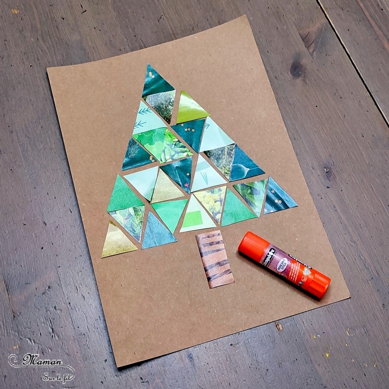 Activité créative et manuelle enfants - Fabriquer un sapin avec des triangles découpés dans des prospectus publicitaires - Récup' et Recyclage - Découpage collage Graphisme - Kraft - - Inspiration DIY - Végétaux et arbres - Noël et Hiver - Bricolage facile - Décoration - Créativité - arts visuels et atelier maternelle et élémentaire - Cycle 1 ou 2 - mslf