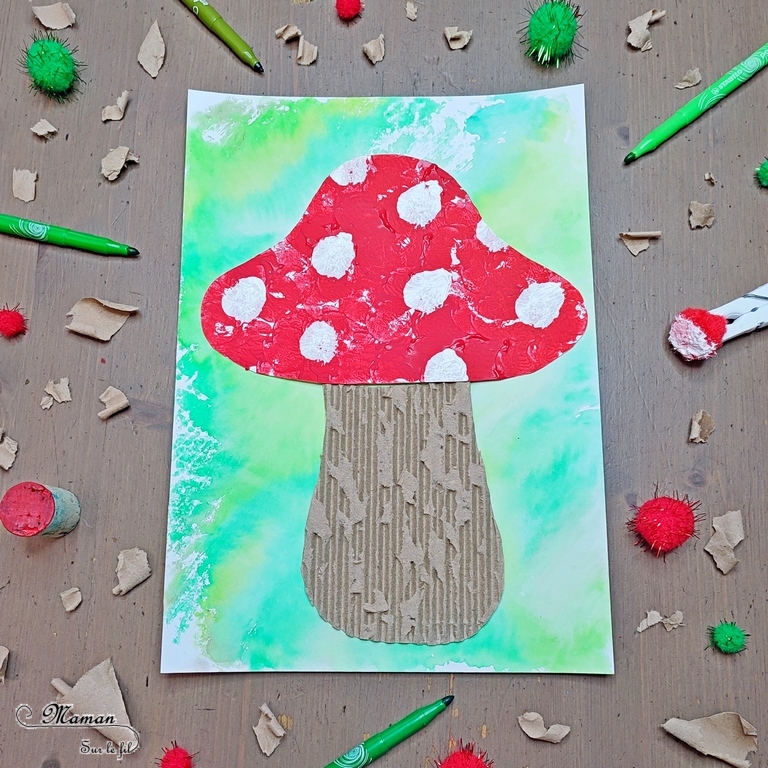 Activité créative et manuelle enfants - Champignon en peinture au bouchon et au pompon - Carton ondulé déchiré - Fond au papier aluminium, feutres et eau - Découpage, collage - Inspiration DIY - Bricolage facile pour l'automne - Décoration - Alimentation et forêt - Créativité - arts visuels et atelier maternelle et élémentaire - Cycle 1 ou 2 - mslf