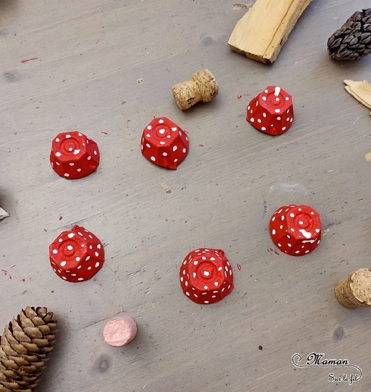 Activité créative et manuelle enfants - Champignons fabriqués avec une boite à oeufs - Champignon sautant rigolo - Peinture, graphisme, points, élastiques - qui saute - Forêt, végétaux, automne - Bricolage facile et ludique - Récup' et recyclage - Inspiration DIY Décoration - Alimentation - Créativité - arts visuels et atelier maternelle et élémentaire - Cycle 1 ou 2 - mslf