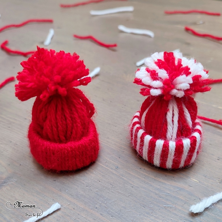 Activité créative et manuelle enfants - Fabriquer des petits gnomes de Noël - Bricolage et décoration DIY - Bonnets Hiver en laine tissée et récup' de rouleaux de papier toilettes - PQ - Lutins avec une pomme de pin et une perle en bois - Recyclage, Nature et Land Art - Fait Maison - Inspiration DIY - Créativité - arts visuels et atelier maternelle et élémentaire - Cycle 1 ou 2 - Hiver et Noël - mslf