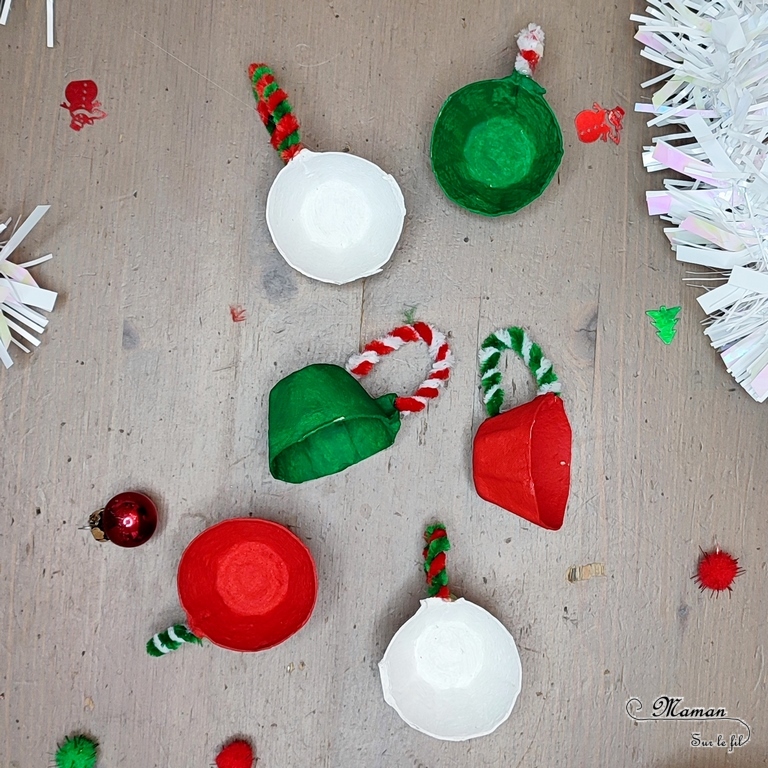 Activité créative et manuelle enfants - Fabriquer un service de thé des lutins de Noël - Peinture, bricolage et Récup' - Boite à oeufs et fils chenille - Tasses à café - Couleurs de Noël - Jeu DIY - Fait Maison - Dinette - Possible en décoration - Recyclage - Inspiration DIY - Créativité - arts visuels et atelier maternelle et élémentaire - Cycle 1 ou 2 - Hiver et Noël - mslf