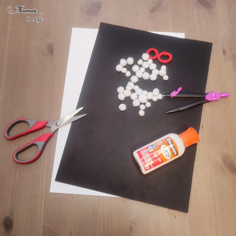 Activité créative et manuelle enfants -Cartes de voeux - Boule à neige et couronne de Noël blanche - Papier noir et blanc - Pompons blancs - Noeud en élastiques rouges - Carte tout en rondeur - Graphisme et Points - Cercles et collage - Cartes de voeux DIY - Joyeux noël - fêtes de fin d'année, hiver - Inspiration DIY pour carte de voeux ou de fin d'année - Noël et Hiver - Créativité - arts visuels et atelier maternelle et élémentaire - Cycle 1 ou 2 - mslf