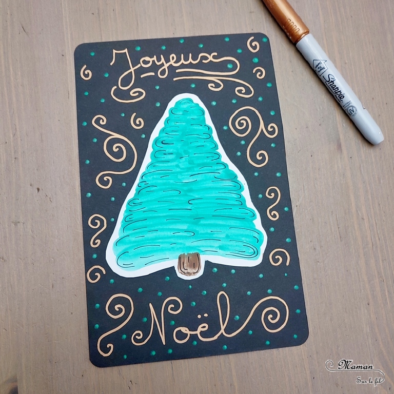 Activité créative et manuelle enfants - Fabriquer des cartes de voeux Sapins en peinture type aquarelle et traits noirs - Dessin des contours, mise en relief - Graphisme - Découpage, collage - Joyeux noël - fêtes de fin d'année, hiver - Noir et blanc - Inspiration DIY pour carte de voeux ou de fin d'année - Végétaux et arbres - Noël et Hiver - Bricolage facile - Décoration - Créativité - arts visuels et atelier maternelle et élémentaire - Cycle 1 ou 2 - mslf