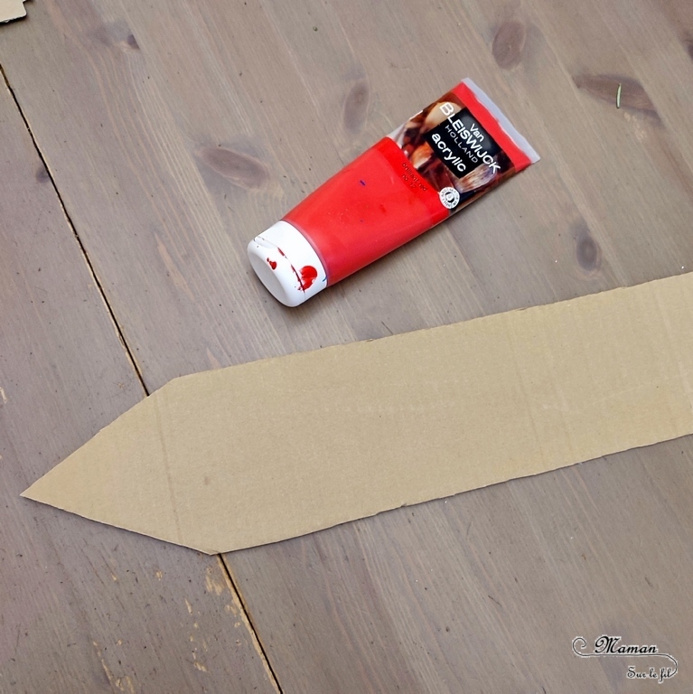 Activité créative et manuelle enfants - Fabriquer des panneaux de Noël DIY - Bricolage en récup' Fait maison - Signalisation de Laponie : maison du Père Noël, atelier des lutins, écurie des rennes, vente de sapins - Décoration de table ou de salon pour Noël et Fêtes de fin d'année - recyclage bois, nature, vieux meuble et carton - Peinture et dessin - Fausse neige - Inspiration DIY pour décorations de Noël - Bricolage facile - Décoration - Créativité - arts visuels et atelier maternelle et élémentaire - Cycle 1 ou 2 - mslf