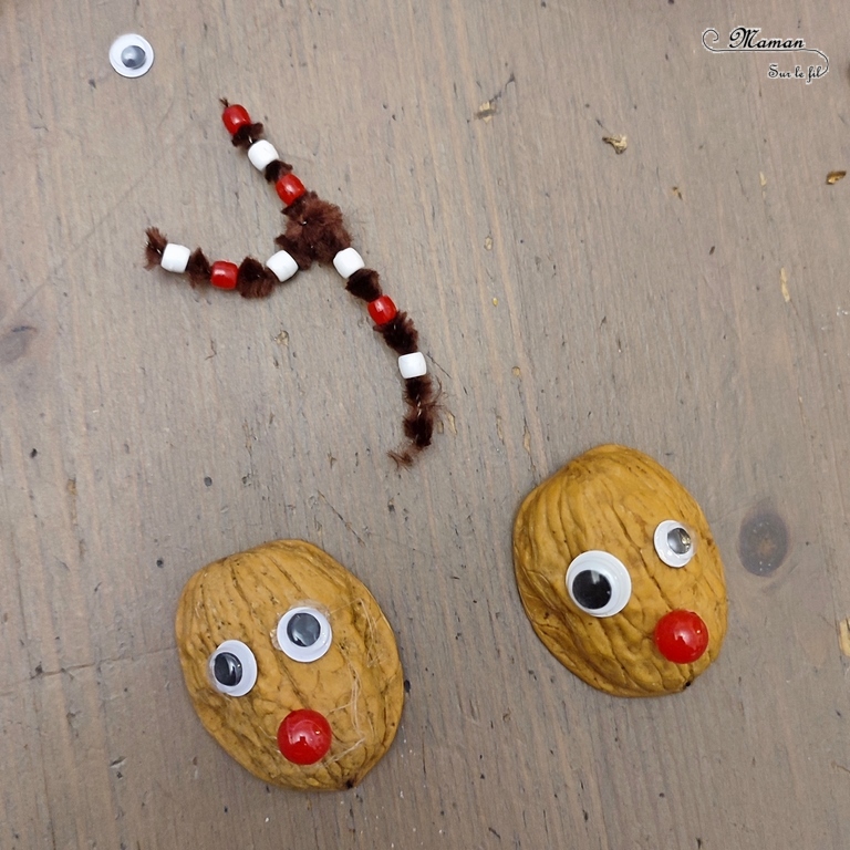 Activité créative et manuelle enfants -Fabriquer des rennes de Noël avec des coquilles de noix, des fils chenille et des perles - Rodolphe avec des bois décorés - Carte de voeux DIY, suspensions pour le sapin ou décoration de Noël - Graphisme - Motricité fine - Joyeux noël - fêtes de fin d'année, hiver - Inspiration DIY pour carte de voeux ou de fin d'année - Animaux du froid - Noël et Hiver - Bricolage facile - Décoration - Créativité - arts visuels et atelier maternelle et élémentaire - Cycle 1 ou 2 - mslf