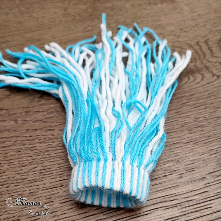 Activité créative et manuelle enfants -Fabriquer un bonhomme de neige avec des boules de papier froissé - Mini Bonnet et écharpe en laine - Bonnet en laine tissé sur rouleau papier toilette carton - Echarpe en bracelet brésilien - Bricolage 3D récup' - Brindilles, branches, boutons, collage -Hiver, banquise, froid, neige - Arts visuels Maternelle et élémentaire - Créativité - Cycle 1 ou 2 - mslf