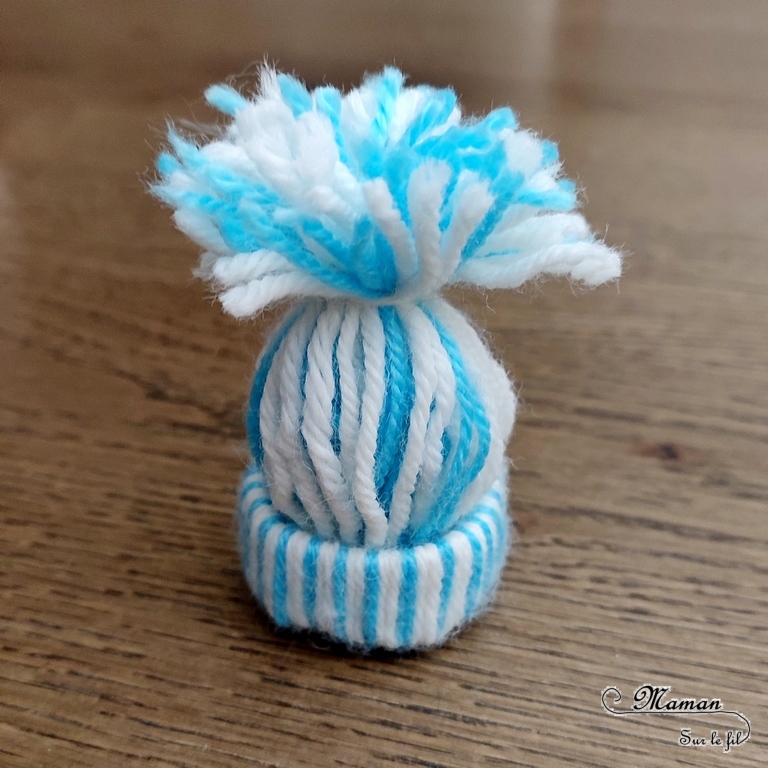 Activité créative et manuelle enfants -Fabriquer un bonhomme de neige avec des boules de papier froissé - Mini Bonnet et écharpe en laine - Bonnet en laine tissé sur rouleau papier toilette carton - Echarpe en bracelet brésilien - Bricolage 3D récup' - Brindilles, branches, boutons, collage -Hiver, banquise, froid, neige - Arts visuels Maternelle et élémentaire - Créativité - Cycle 1 ou 2 - mslf