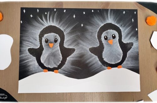 Activité créative et manuelle enfants -Créer des manchots ou pingouins au pastel étalé au doigt - Papier cartonné comme pochoir (extérieur et intérieur) - Sensoriel - Effet lumineux - Dessin et graphisme - Hiver, banquise, froid, neige, animaux du froid - Arts visuels Maternelle et élémentaire - Créativité - Cycle 1 ou 2 - mslf