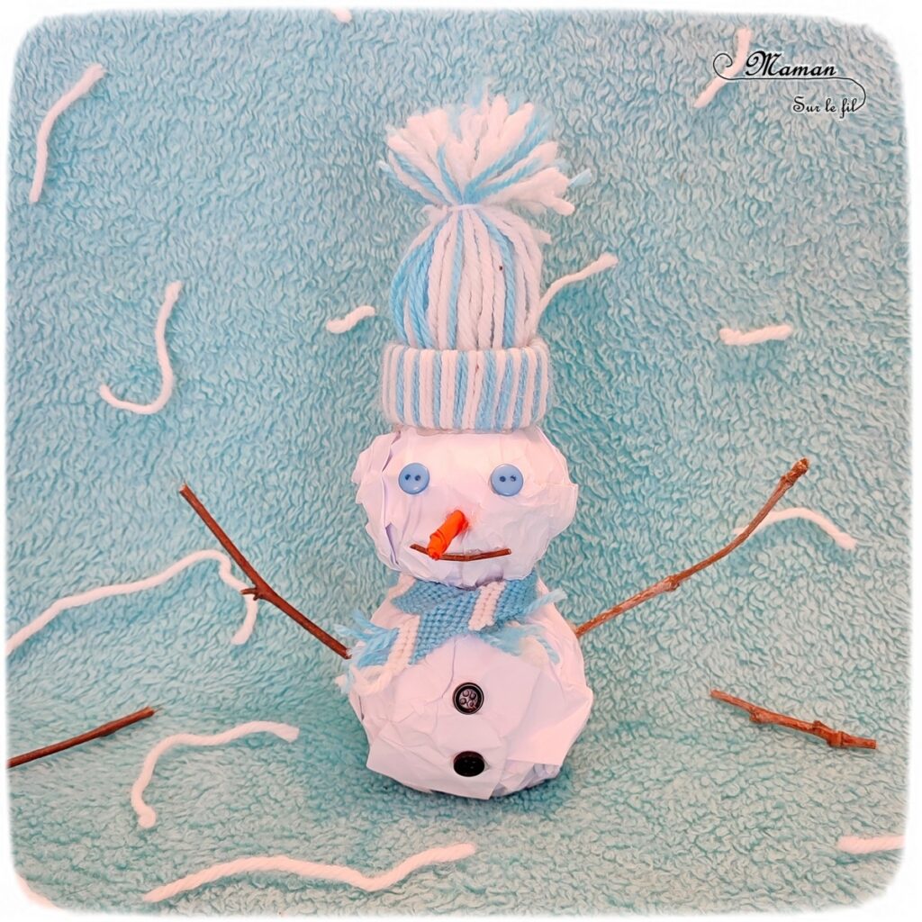 Activité créative et manuelle enfants -Fabriquer un bonhomme de neige avec des boules de papier froissé - Mini Bonnet et écharpe en laine - Bonnet en laine tissé sur rouleau papier toilette carton - Echarpe en bracelet brésilien - Bricolage 3D récup' - Brindilles, branches, boutons, collage -Hiver, banquise, froid, neige - Arts visuels Maternelle et élémentaire - Créativité - Cycle 1 ou 2 - mslf