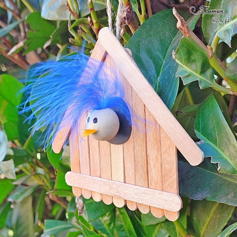 Activité créative et manuelle enfants - Cabane à oiseaux en récup' - Bâtonnets de glace en bois, perle en bois, plumes - Bricolage et collage pour le printemps - Suspension décoration pour le jardin - Bricolage facile et rigolo - Recyclage et surcyclage - Arts visuels Maternelle et élémentaire - Créativité - Cycle 1 ou 2 - mslf