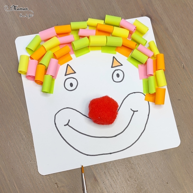 Activité créative et manuelle enfants - Clown avec des cheveux en post-it roulés - Papier enroulé, initiation quilling, motricité fine - couleurs fluos - Nez rouge en pompon et dessin - Cheveux en plusieurs techniques - Carnaval, mardi-gras, cirque - Arts visuels Maternelle et élémentaire - Créativité - Cycle 1 ou 2 - mslf