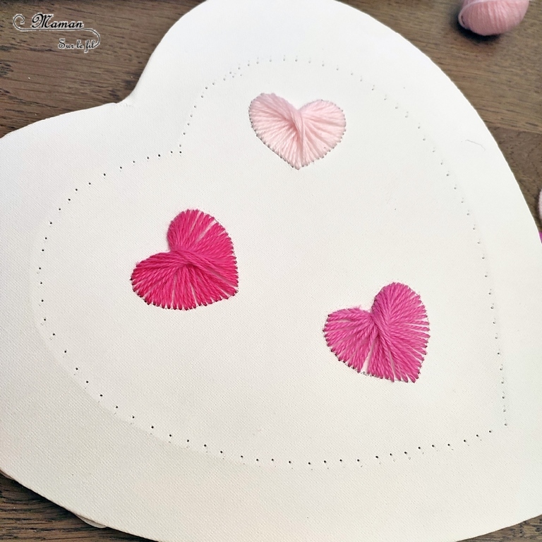 Activité créative et manuelle enfants -Coeurs brodés en laine - Broderie tissage - technique en 3D, en volume, en relief - tutoriel - Broderie sur toile pour cadeau de fin d'année, de fête des mères, grands-mères ... - Motricité fine - couleurs roses pour Saint-valentin - Thème Saint valentin, amour, amitié - Arts visuels élémentaire - Créativité - Cycle 2 - mslf