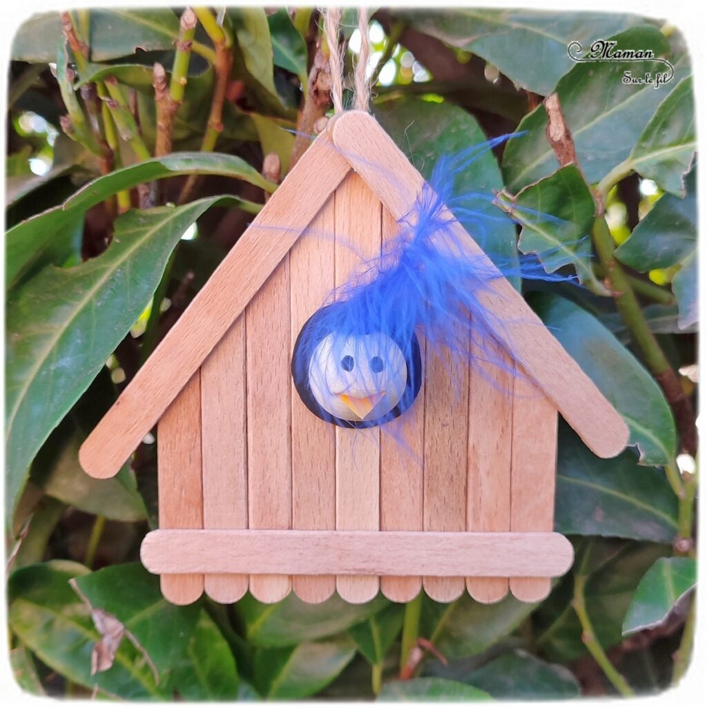 Activité créative et manuelle enfants - Cabane à oiseaux en récup' - Bâtonnets de glace en bois, perle en bois, plumes - Bricolage et collage pour le printemps - Suspension décoration pour le jardin - Bricolage facile et rigolo - Recyclage et surcyclage - Arts visuels Maternelle et élémentaire - Créativité - Cycle 1 ou 2 - mslf