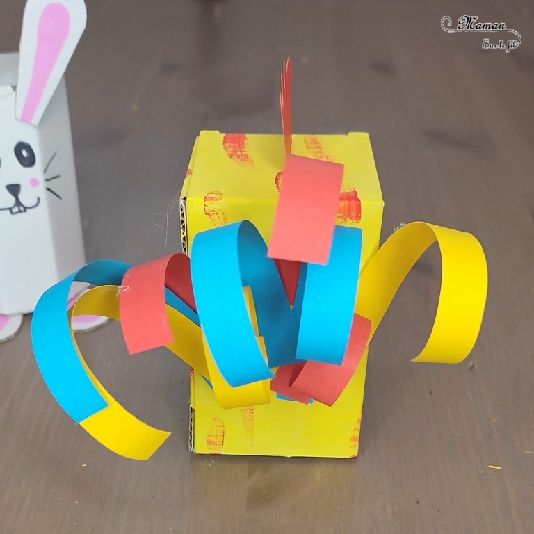 Activité créative et manuelle enfants - Petites boites en carton à monter, customiser et décorer selon vos thèmes - Pour fêtes mères, pères, fin d'année, Pâques... Cadeau avec bonbons ou petit cadeau - Lapin et Poule version Peinture, découpage et collage - Bricolage facile pour printemps et Pâques - Carrées et Octogonales - Arts visuels Maternelle et élémentaire - Créativité - Cycle 1 ou 2 - mslf