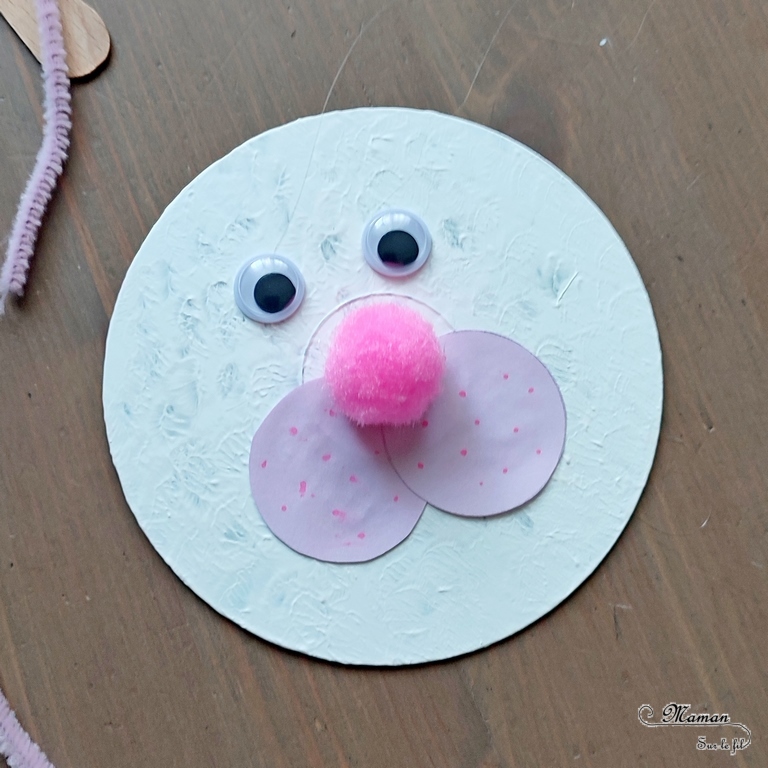 Activité créative et manuelle enfants - Fabriquer des lapins avec de vieux CD - Récup, recyclage, surcyclage carton, cd, bâtonnets de glace en bois - Découpage, collage, peinture - Décoration - Bricolage facile et rapide pour le printemps, Pâques ou un thème sur les animaux de la ferme - Arts visuels Maternelle et élémentaire - Créativité - Cycle 1 ou 2 - Tutoriel Photos - mslf