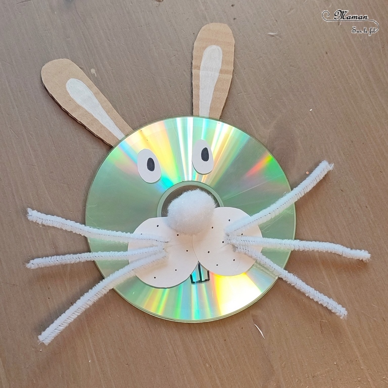 Activité créative et manuelle enfants - Fabriquer des lapins avec de vieux CD - Récup, recyclage, surcyclage carton, cd, bâtonnets de glace en bois - Découpage, collage, peinture - Décoration - Bricolage facile et rapide pour le printemps, Pâques ou un thème sur les animaux de la ferme - Arts visuels Maternelle et élémentaire - Créativité - Cycle 1 ou 2 - Tutoriel Photos - mslf