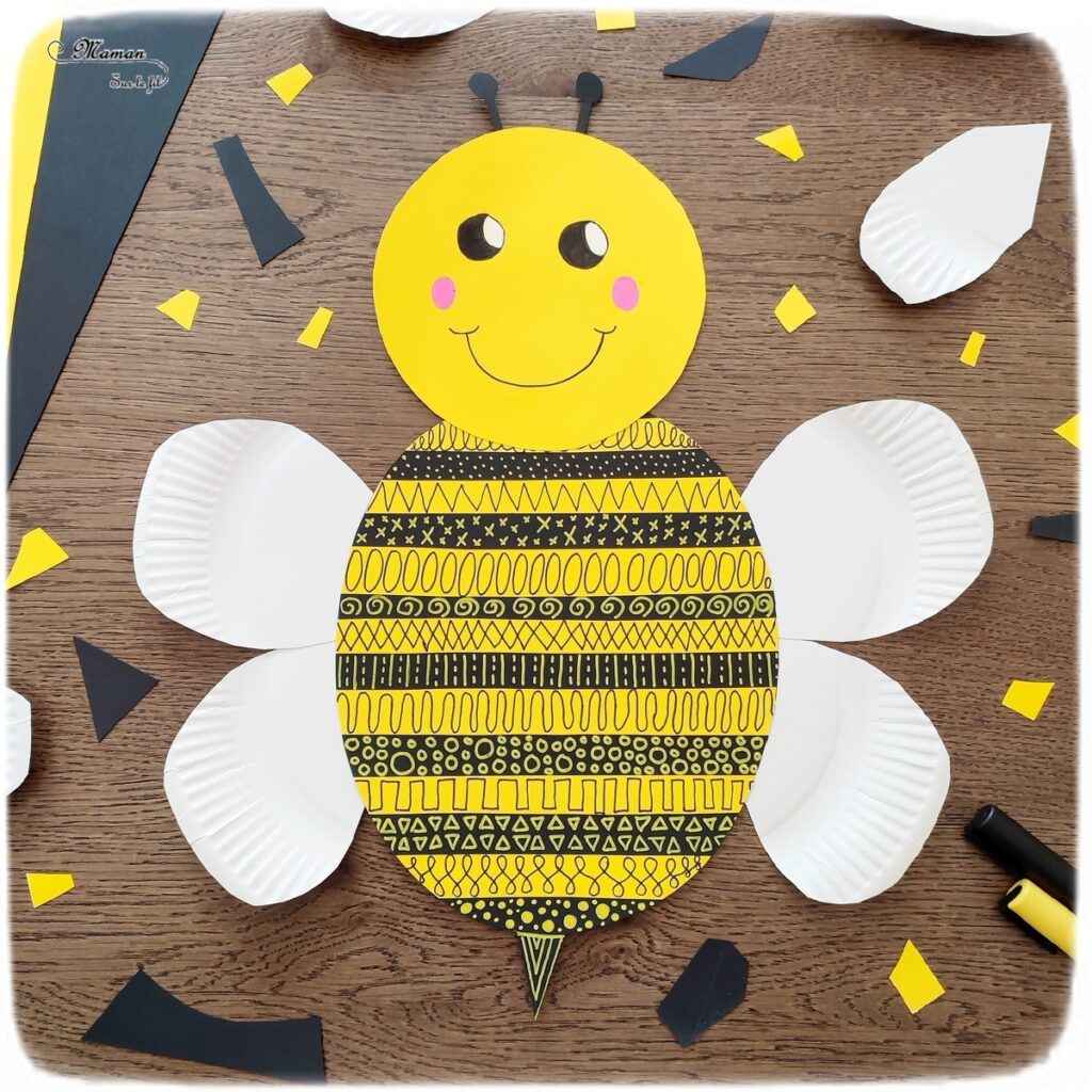 Activité créative et manuelle enfants - Créer une abeille en graphismes - Bandes de papier découpées et collées - Abeille graphique - récup', recyclage, surcyclage assiettes en carton pour les ailes -Découpage et collage - Dessin - Bricolage facile et rapide pour le printemps ou un thème sur les insectes et animaux - Arts visuels Maternelle et élémentaire - Créativité - Cycle 1 ou 2 - Tutoriel Photos - mslf