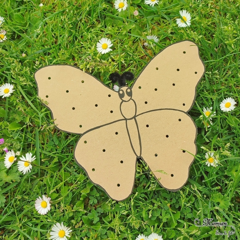 Activité créative et manuelle enfants - Fabriquer un papillon en carton et en fleurs, pâquerettes, pissenlits... - Récup, recyclage, surcyclage - Découpage, bricolage, dessin, jeu DIY - Motricité fine et nature - Land art avec fleurs - Mettre les fleurs dans les trous - Décoration - Bricolage facile et rapide pour le printemps ou un thème sur les insectes - Arts visuels Maternelle et élémentaire - Créativité - Cycle 1 ou 2 - travail autour de la symétrie possible - tutoriel photos - mslf