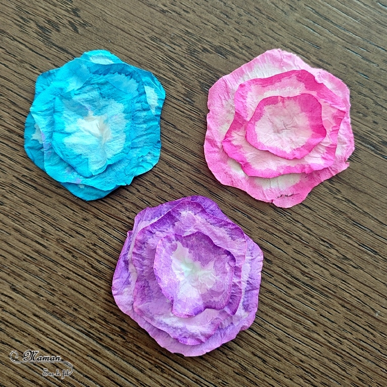 Créer une carte Bouquet de fleurs en papier toilettes : une activité créative et manuelle enfants - Bricolage avec du papier et de la peinture ou de l'encre - Cadeau à offrir pour fête des mères, pères, grands-mères, parents... - Bricolage facile et original pour le printemps ou un thème sur les fleurs - Arts visuels Maternelle et élémentaire - Créativité - Cycle 1 ou 2 - Tutoriel Photos - mslf