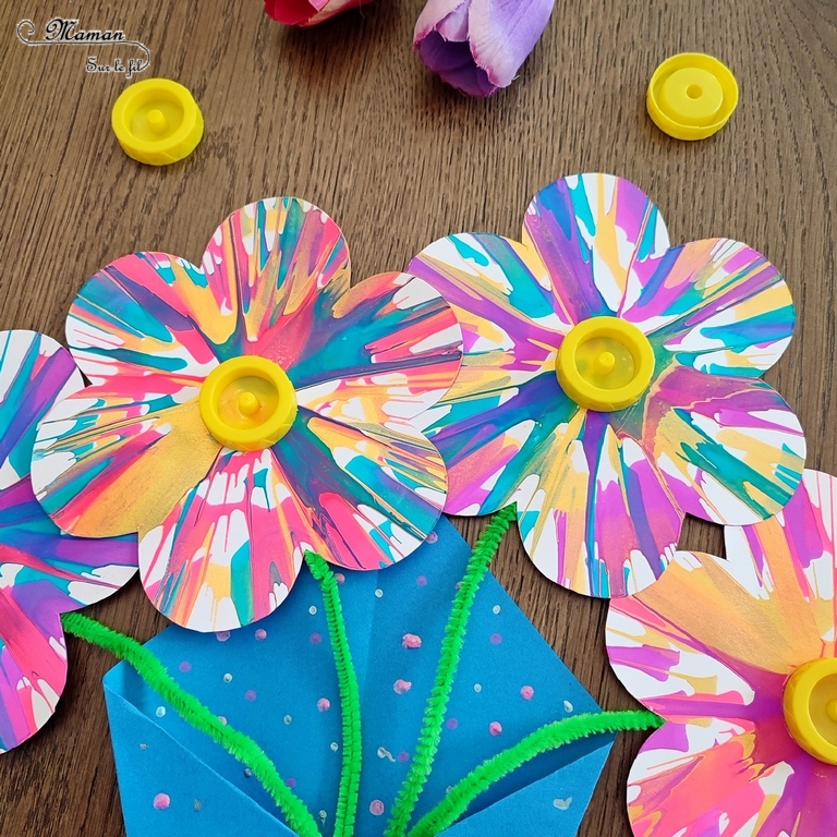 Créer un bouquet de fleurs en peinture à l'essoreuse à salade : une activité créative et manuelle enfants - Technique rigolote de peinture et récup' - Découpage, recyclage de bouchons - Bricolage à offrir pour les fêtes - Décoration - Bricolage facile et original pour le printemps ou un thème sur les fleurs - Arts visuels Maternelle et élémentaire - Créativité - Cycle 1 ou 2 - Tutoriel Photos - mslf