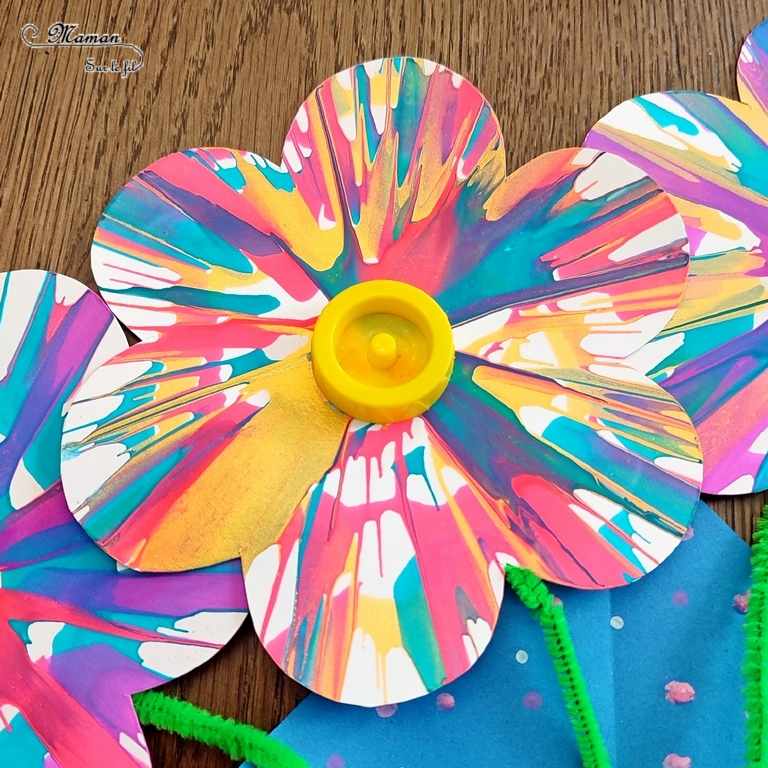 Créer un bouquet de fleurs en peinture à l'essoreuse à salade : une activité créative et manuelle enfants - Technique rigolote de peinture et récup' - Découpage, recyclage de bouchons - Bricolage à offrir pour les fêtes - Décoration - Bricolage facile et original pour le printemps ou un thème sur les fleurs - Arts visuels Maternelle et élémentaire - Créativité - Cycle 1 ou 2 - Tutoriel Photos - mslf