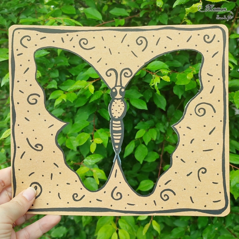 Un papillon en carton à décorer à volonté : activité créative et manuelle enfants - Récup, recyclage, surcyclage de carton et Land art - bricolage, dessin, jeu DIY - Invitation à créer dans la nature ou pas - Décoration - Bricolage facile et rapide pour le printemps ou un thème sur les insectes - Arts visuels Maternelle et élémentaire - Créativité - Cycle 1 ou 2 - tutoriel photos - mslf