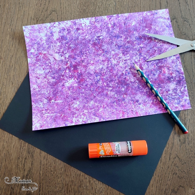 Créer des cartes symétriques Positif / Négatif : une activité créative et manuelle enfants - Technique de peinture avec un sac congélation et une bille pour le fond - Contraste couleurs et papier noir - Découpage et collage pour aborder la symétrie et la géométrie - Cadeau à offrir pour fête des mères, pères, grands-mères, parents... - Saint-valentin et coeurs - Animaux, insectes, papillons, fleurs, printemps - Bricolage facile et original pour le printemps ou un thème sur les fleurs - Arts visuels Maternelle et élémentaire - Créativité - Cycle 1 ou 2 - Tutoriel Photos - mslf