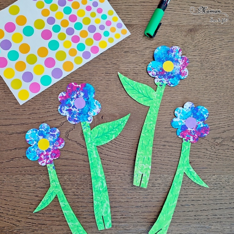 Pot de fleurs en carton à décorer : une activité créative et manuelle enfants - Peinture au papier froissé et au papier bulles, gommettes - Cadeau à offrir pour fête des mères, pères, grands-mères, parents... - Bricolage facile et original pour la fin d'année, le printemps ou un thème sur les fleurs - Arts visuels Maternelle et élémentaire - Créativité - Objet à fabriquer et décorer - Cycle 1 ou 2 - Tutoriel Photos - mslf