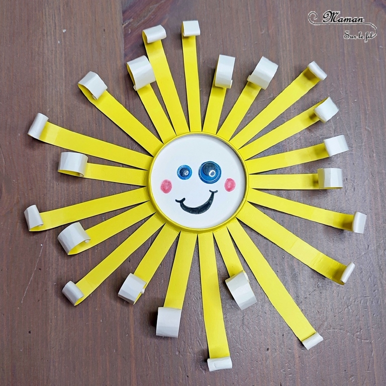 Activité créative, manuelle et récup' enfants - Fabriquer un soleil avec un gobelet en carton - Bricolage avec des verres en carton - Recyclage, Surcyclage - Découpage et enroulage de bandes - Motricité fine - Bricolage facile et rapide pour un thème sur la météo, le ciel ou l'été - Arts visuels et atelier Maternelle et élémentaire - Créativité - Cycle 1 ou 2 - tutoriel photos - mslf