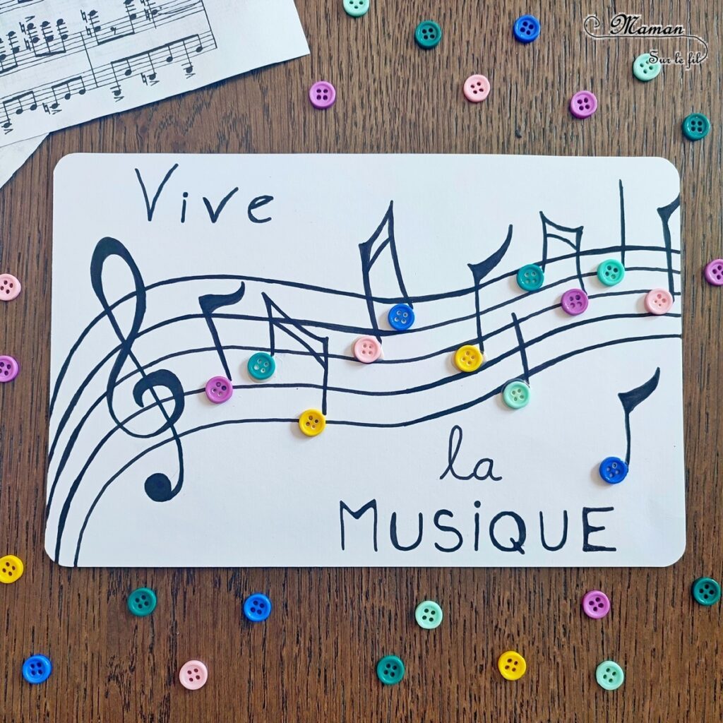 Activité créative et manuelle enfants - Fabriquer une carte Partition de musique avec des boutons - Récup, recyclage, surcyclage - Collage et dessin - Bricolage facile et rapide pour un thème sur la fête de la musique - Arts visuels Maternelle et élémentaire - Créativité - Cycle 1 ou 2 - à offrir - tutoriel photos - mslf