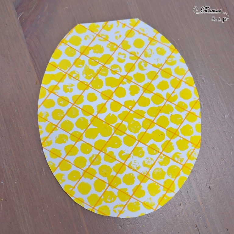 Activité créative et manuelle enfants - Peindre un ananas avec du papier bulles - Technique de peinture rigolote - Découpage, dessin, utilisation de la règle - Fruits d'été et tropicaux - Bricolage facile et rapide pour un thème sur les aliments, les fruits ou l'été - Tropiques et tropical - Arts visuels et atelier Maternelle et élémentaire - Créativité - Cycle 1 ou 2 - tutoriel photos - mslf