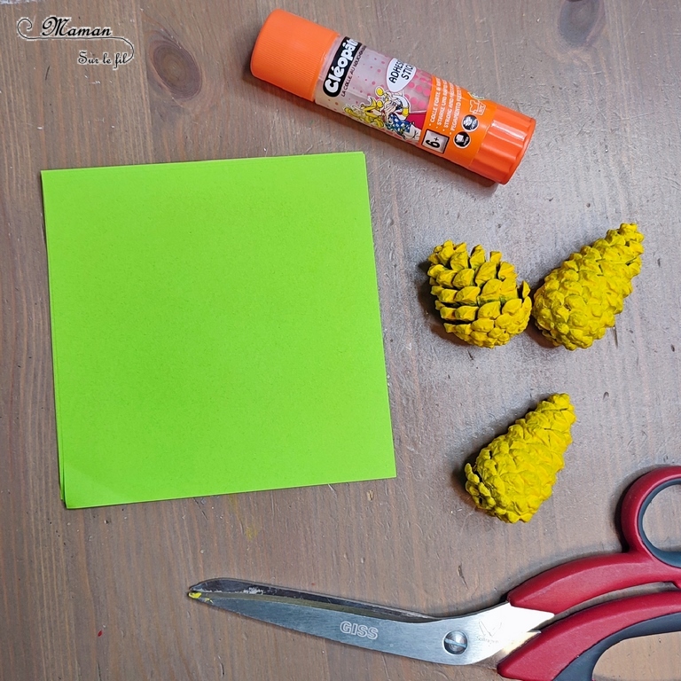 Activité créative, manuelle et récup' enfants - Fabriquer des ananas avec des pommes de pin - Recyclage et surcyclage de pommes de pin - Peinture, découpage, collage papier - Décoration tropicale - Nature - Fruits d'été et exotiques - Tropiques - Bricolage facile et rapide pour un thème sur les aliments, les fruits ou l'été - Arts visuels et atelier Maternelle et élémentaire - Créativité - Cycle 1 ou 2 - tutoriel photos - mslf