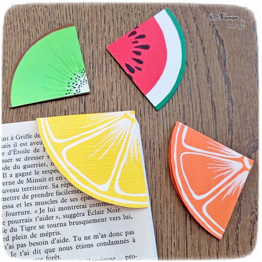 Activité créative et manuelle enfants - Fabriquer des marque-pages Fruits d'été - Pastèque, citron, orange et kiwi - Bricolage, cadeau parfait à offrir pour les lectures d'été et de vacances - Utilisation de chutes de papier, géométrie, découpage, collage - Dessins et graphismes - Bricolage facile et rapide pour un thème sur les aliments, les fruits ou l'été - Arts visuels et atelier Maternelle et élémentaire - Créativité - Cycle 1 ou 2 - tutoriel photos - mslf