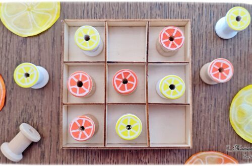 Activité créative et manuelle enfants - Fabriquer un jeu de morpion fruits d'été fait maison - Bricolage facile DIY et récup' - Recyclage de boîte et bobines de fils en bois - Dessin de fruits estivaux et agrumes : citrons et oranges - Tic Tac Toe et Oxo : jeu de logique - Bricolage facile et rigolo - Recyclage et surcyclage - Aliments, fruits, été - Arts visuels Maternelle et élémentaire - Créativité - Cycle 1 ou 2 - mslf