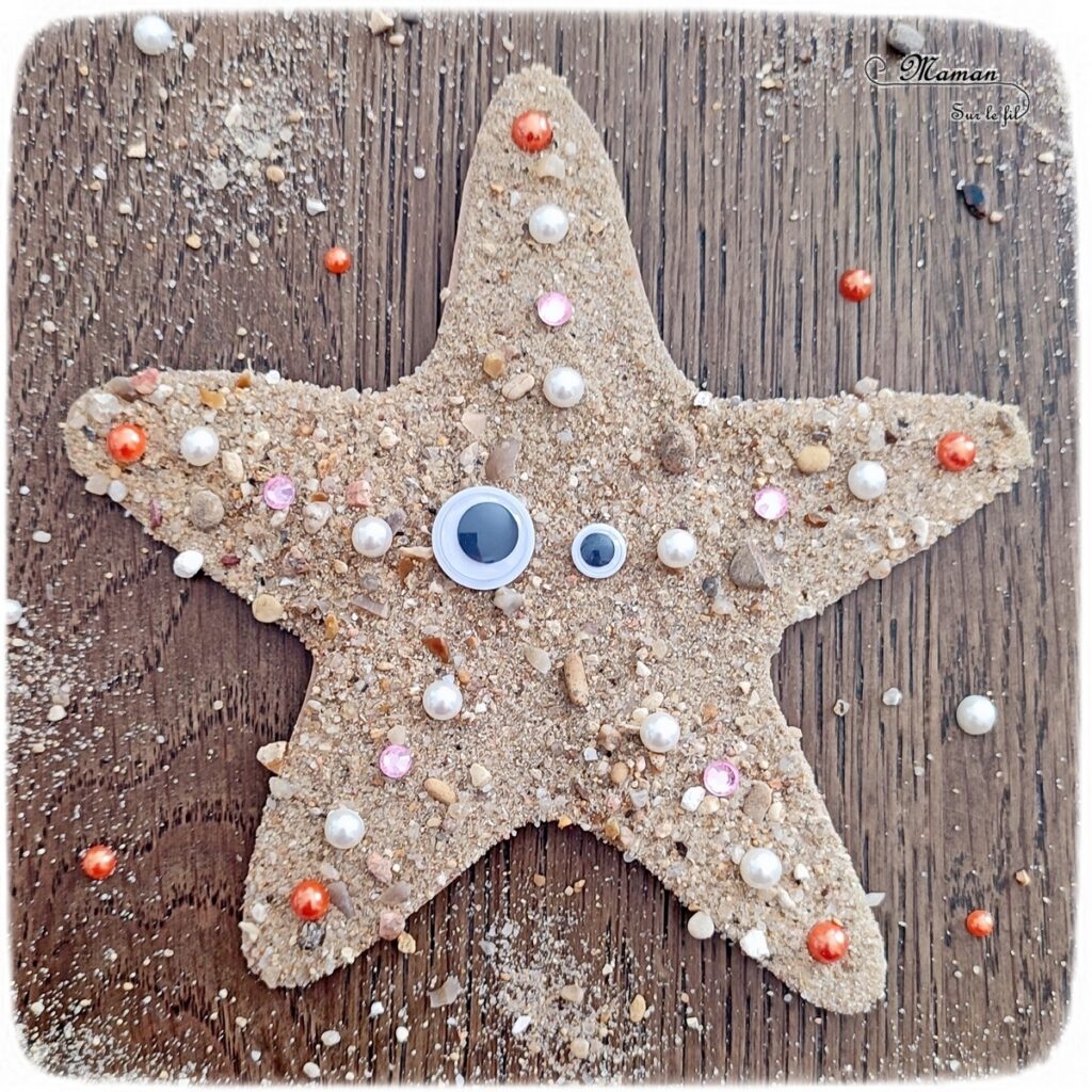 Activité créative et manuelle enfants - Créer une étoile de mer en sable et sequins brillants - Récup' Nature - Land art - Collage et motricité fine - Utiliser les trésors des vacances ramassés sur la plage - Recyclage, surcyclage - Atelier nature - Couleur sable - Bricolage facile et rapide pour un thème sur les animaux marins et de la plage - Arts visuels et atelier Maternelle et élémentaire - Créativité - Cycle 1 ou 2 - tutoriel photos - mslf