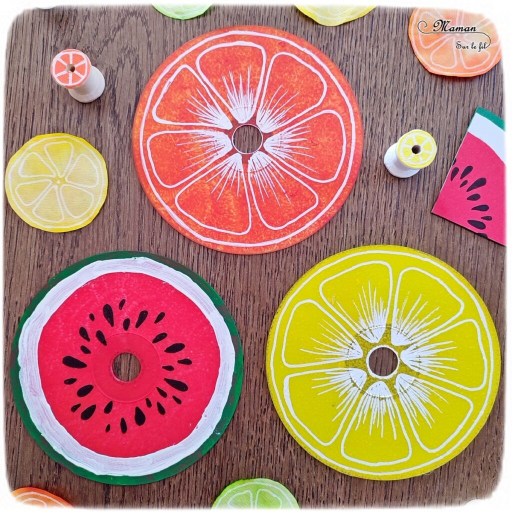 Activité créative et manuelle enfants - Créer des fruits d'été avec de vieux CD - Pastèque, citron et orange - Bricolage Récup' et peinture - Recyclage, surcyclage de compact disc - Dessin - Bricolage facile et rapide pour un thème sur les aliments, les fruits ou l'été - Arts visuels et atelier Maternelle et élémentaire - Créativité - Cycle 1 ou 2 - tutoriel photos - mslf