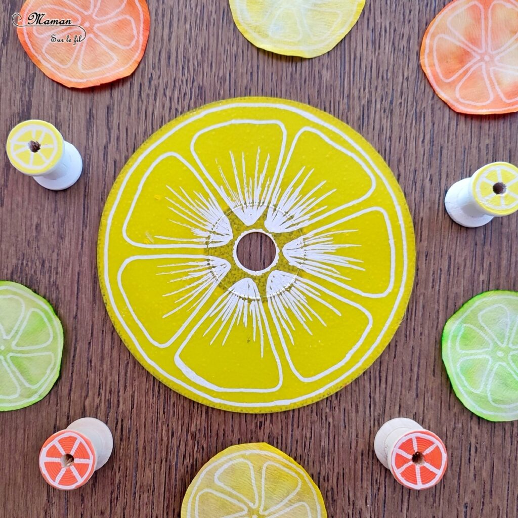 Activité créative et manuelle enfants - Créer des fruits d'été avec de vieux CD - Pastèque, citron et orange - Bricolage Récup' et peinture - Recyclage, surcyclage de compact disc - Dessin - Bricolage facile et rapide pour un thème sur les aliments, les fruits ou l'été - Arts visuels et atelier Maternelle et élémentaire - Créativité - Cycle 1 ou 2 - tutoriel photos - mslf