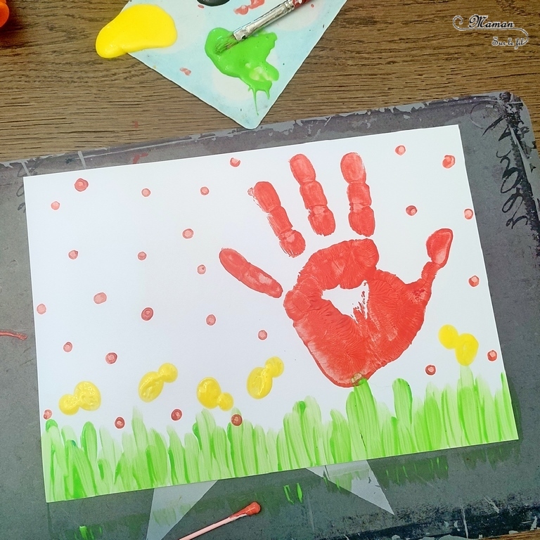 Activité créative et manuelle enfants - Peindre une poule et ses poussins avec des empreintes de doigts et de main - Peinture et dessin - Techniques de peinture rigolotes - Coton tige pour les graines - Peinture et gel pailleté pour l'herbe - Bricolage facile et rapide pour un thème sur les animaux de la ferme, les oiseaux ou Pâques - Arts visuels et atelier Maternelle et élémentaire - Créativité - Cycle 1 ou 2 - tutoriel photos - mslf