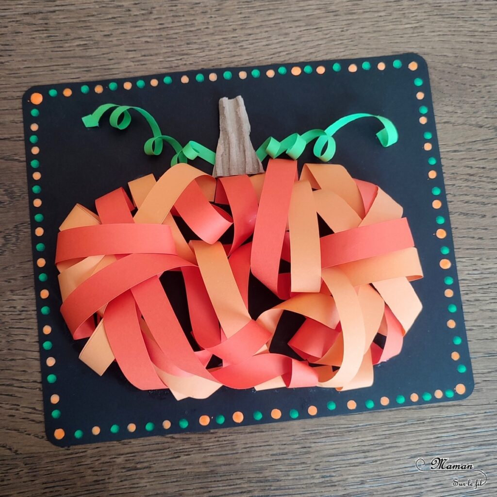 Activité créative et manuelle enfants - Créer une citrouille en 3D avec des bandes de papier - Relief avec du papier découpé, tourné et collé - spirales - Dessin et graphismes - Carton déchiré pour la tige - Thème Halloween, Fruits, Alimentation, Automne - Bricolage facile et rapide - Arts visuels et atelier Maternelle et élémentaire - Créativité - Cycle 1 ou 2 - tutoriel photos - mslf