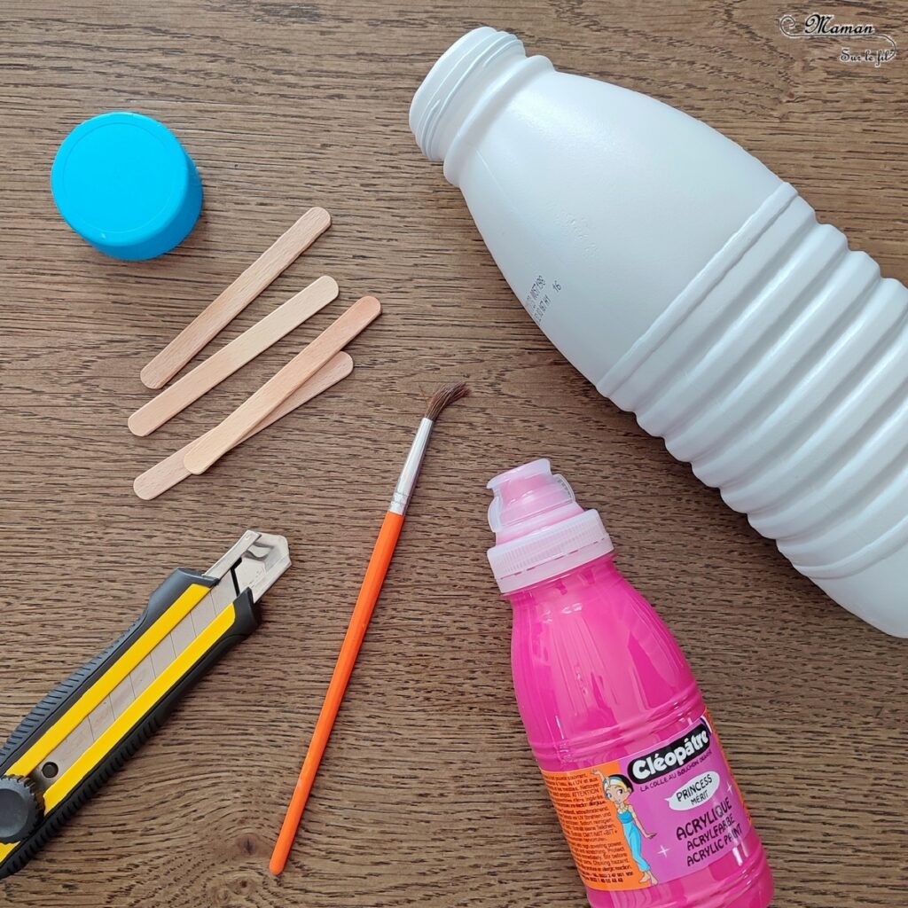 Activité créative et manuelle enfants - Fabriquer un cochon tirelire avec une bouteille de lait - Récup', recyclage, surcyclage - Bâtonnets de glace en bois - Bricolage et Peinture - Bricolage facile et rapide pour un thème sur les animaux de la ferme - Arts visuels et atelier Maternelle et élémentaire - Créativité - Cycle 1 ou 2 - tutoriel photos - mslf