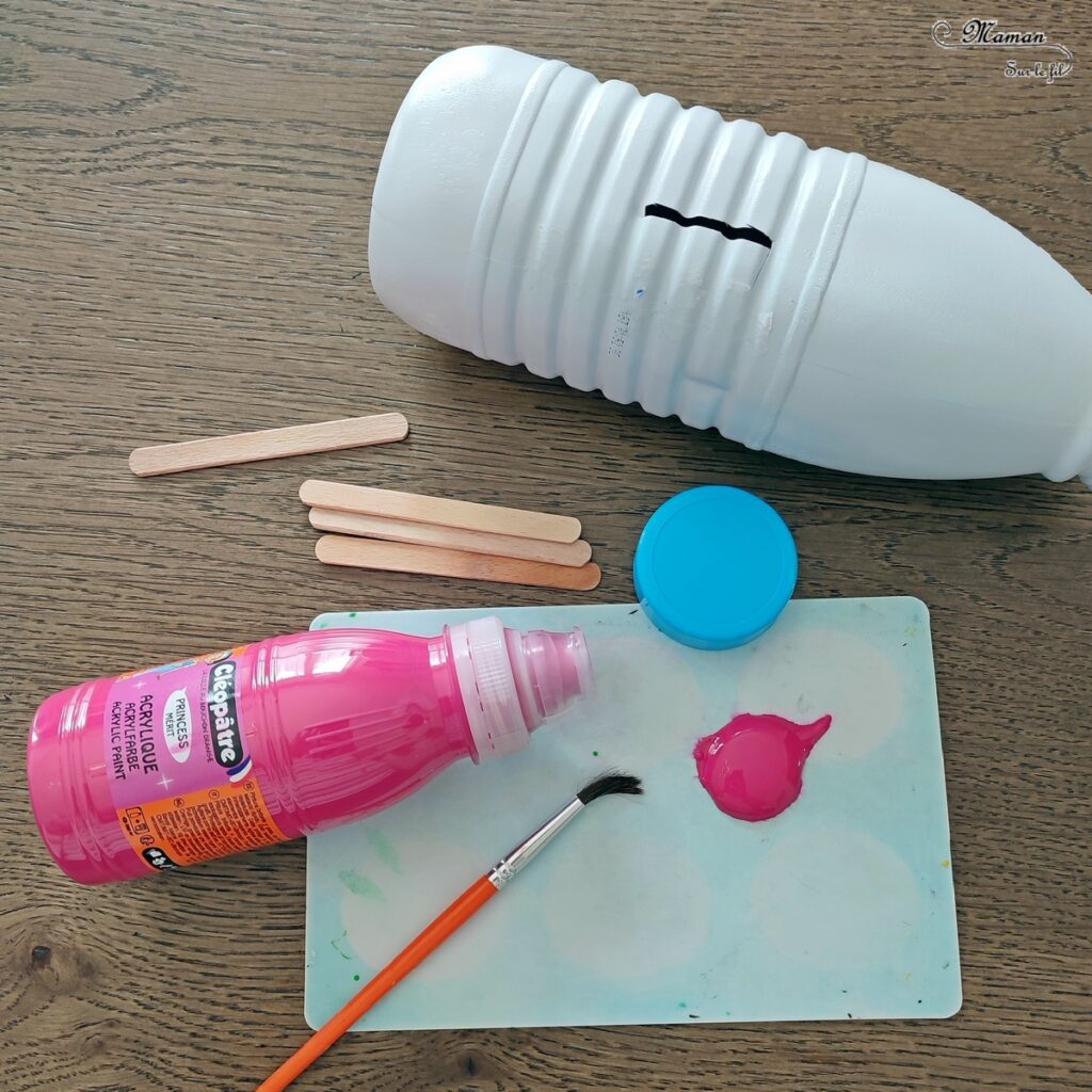 Activité créative et manuelle enfants - Fabriquer un cochon tirelire avec une bouteille de lait - Récup', recyclage, surcyclage - Bâtonnets de glace en bois - Bricolage et Peinture - Bricolage facile et rapide pour un thème sur les animaux de la ferme - Arts visuels et atelier Maternelle et élémentaire - Créativité - Cycle 1 ou 2 - tutoriel photos - mslf